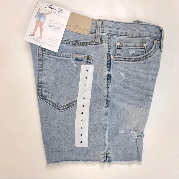 Seven7 Distressed Denim Jean Shorts Womens 4 Blue Light Wash Fray Hem NWT - Picture 3 of 10